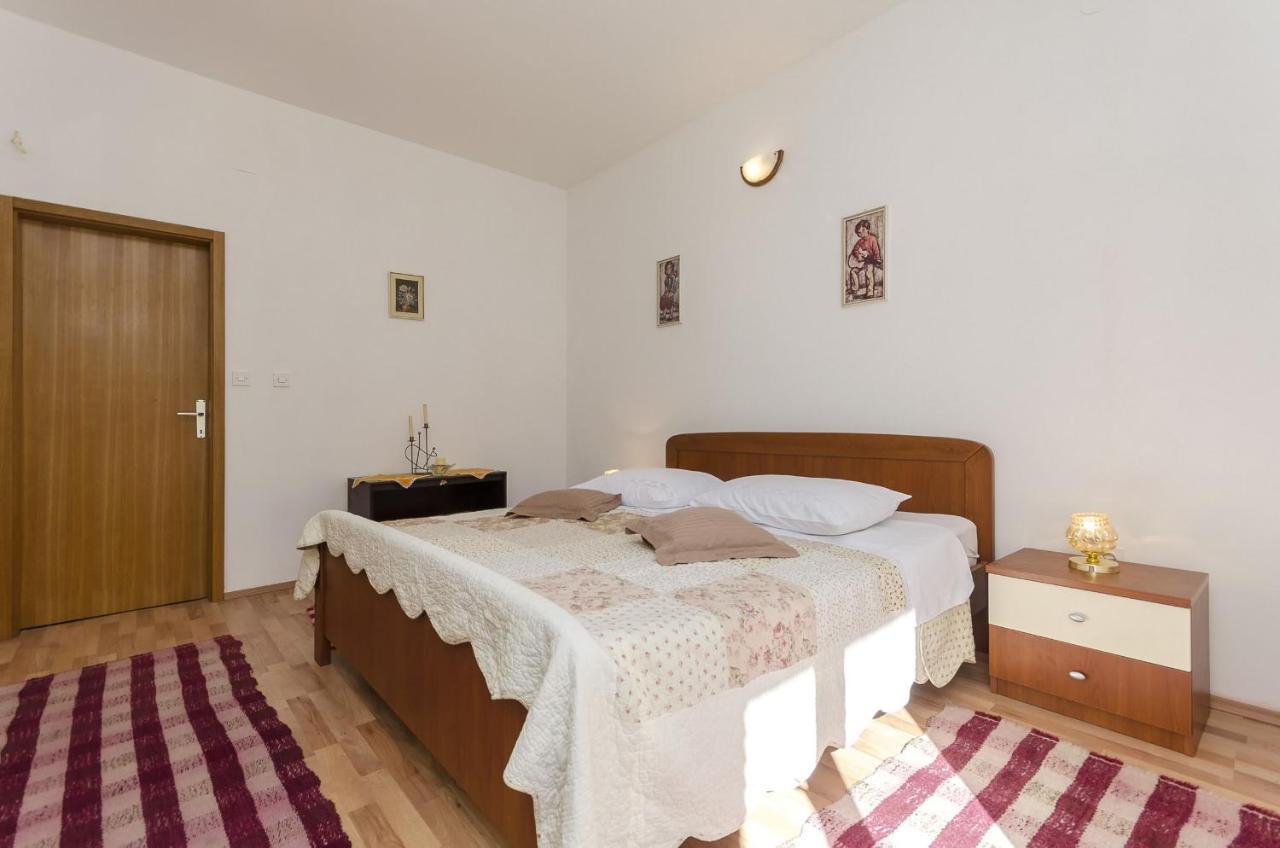 Apartment And Rooms Ema Vodice Kültér fotó